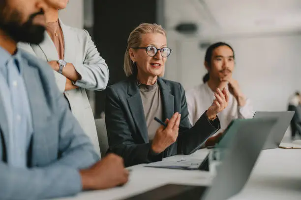 Simple tips for writing a great executive job description